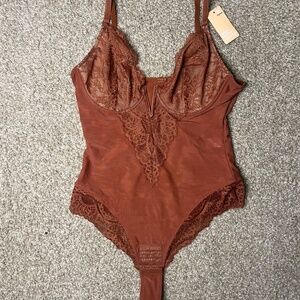 Popilush Lace Shapewear Bodysuit – Rust Brown – Size Medium – NWT